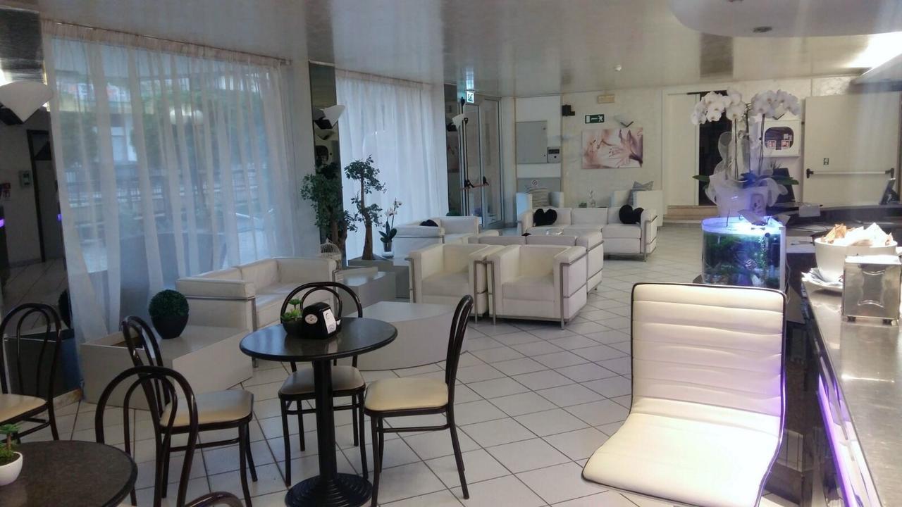 Hotel Magriv Rimini Eksteriør bilde