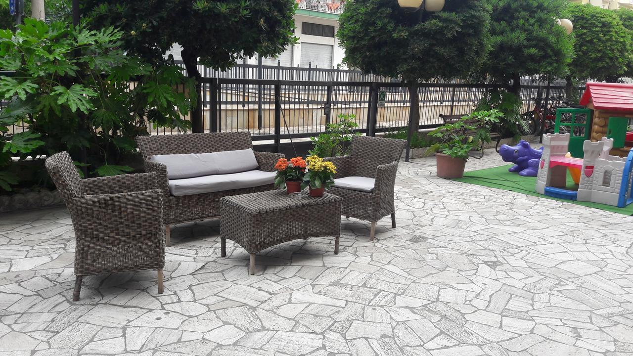 Hotel Magriv Rimini Eksteriør bilde
